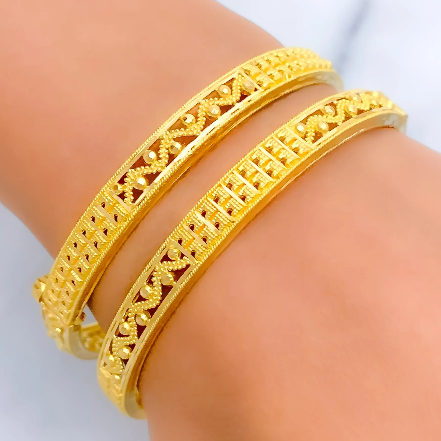 Alternating Wavy 22k Gold Bangle Pair