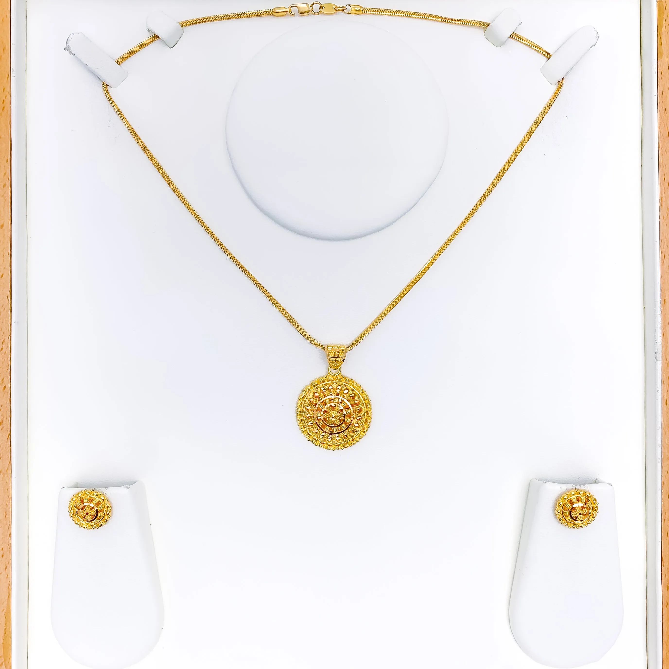 Attractive Mandala Pendant Set