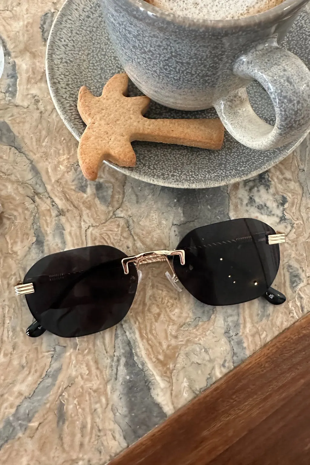 Cleveland Black Oval Sunglasses