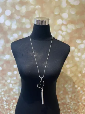 Long pendant necklace