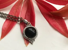 Onyx Cassia Dot Pendant