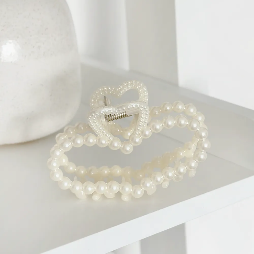 Pearl Heart Claw Clip