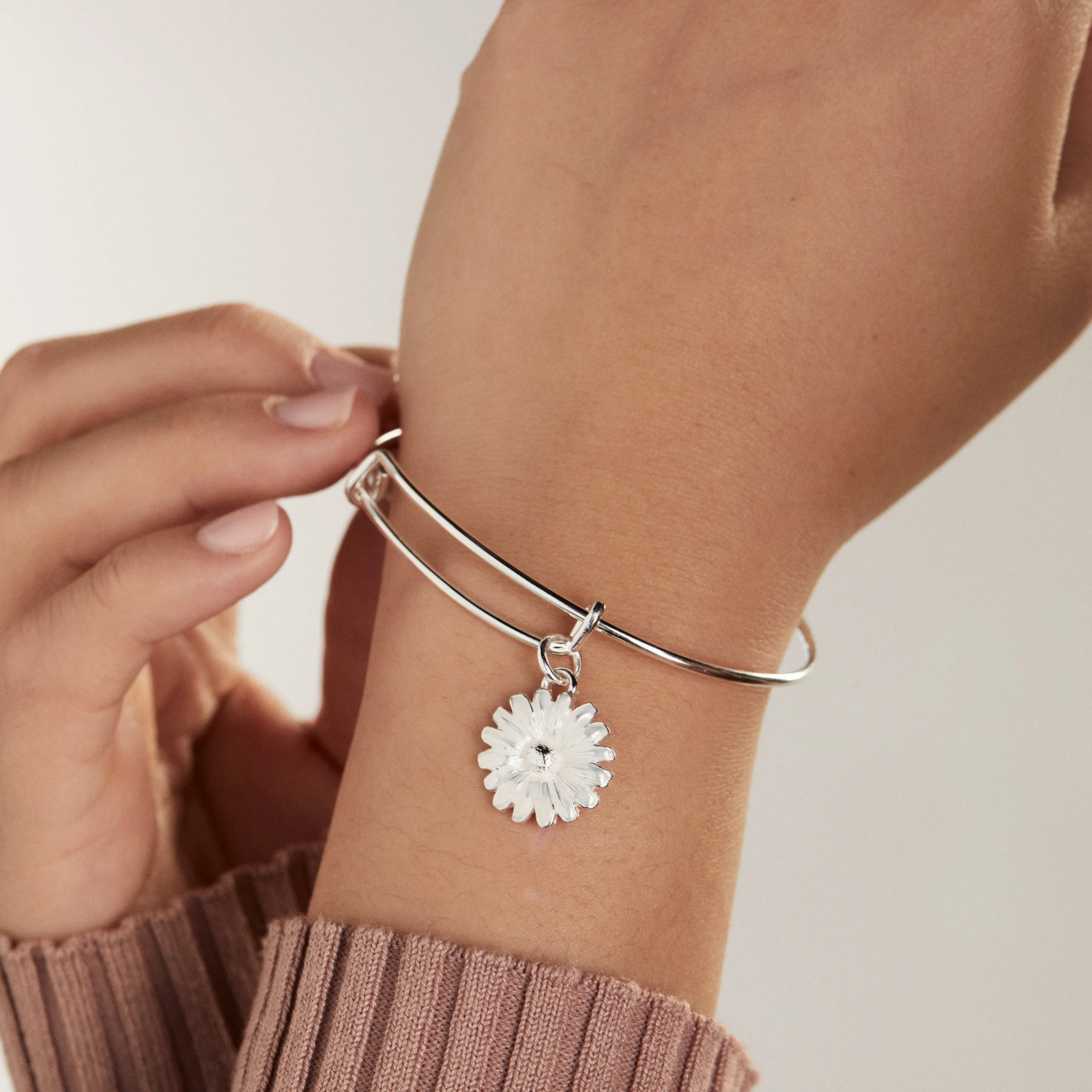 White Daisy Charm Bangle Bracelet